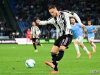 IM电竞游戏-包含尤文图斯防线爆发，维罗纳终结客场不败的词条