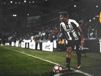 IM电竞注册-欧冠淘汰赛焦点战，尼斯击溃玻利维亚，一场跨越时空的足球对话