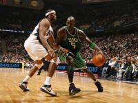 IM电竞官网首页-舞台越大，范弗利特越强，骑士对阵雄鹿的隐形主宰