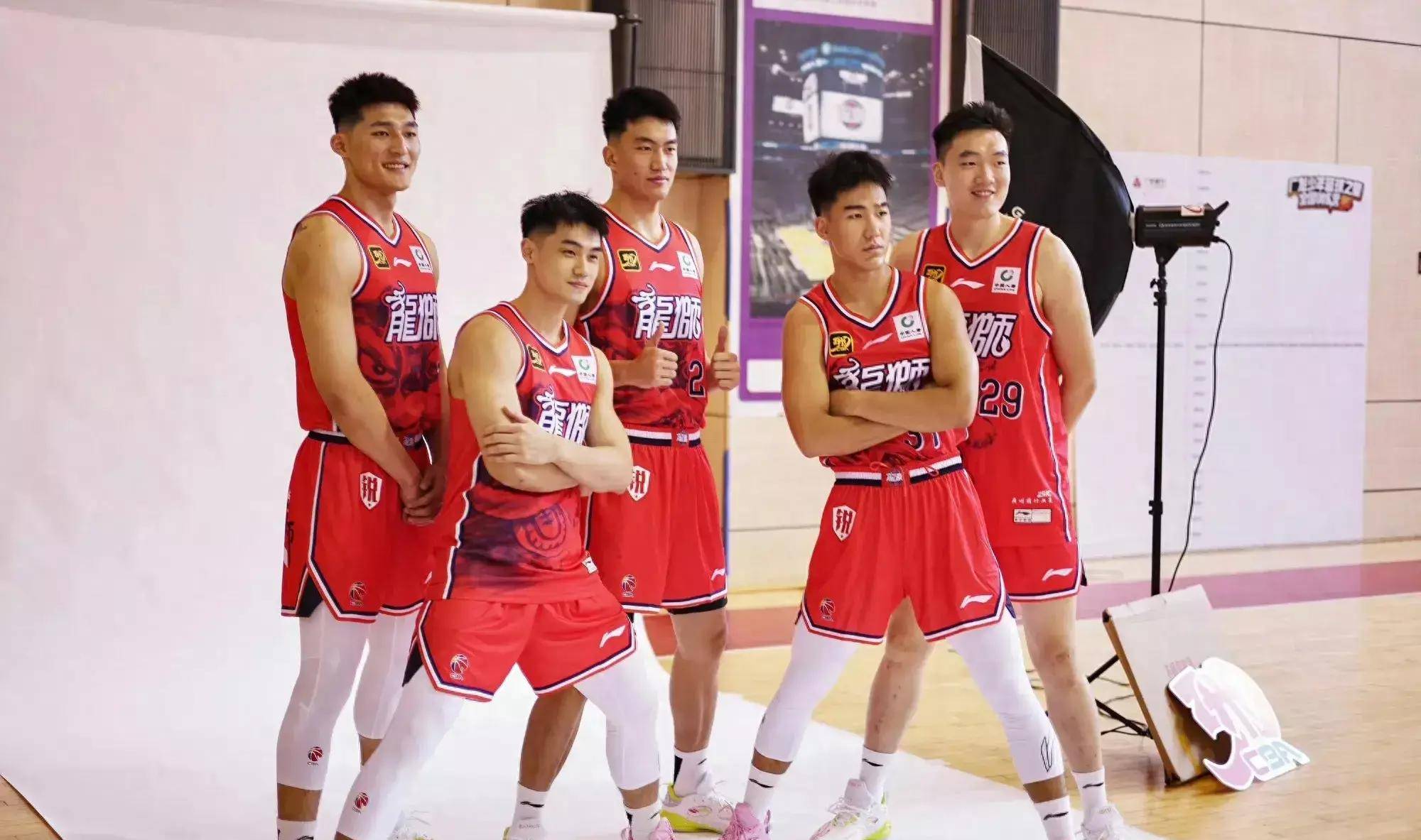 江苏男篮主帅遭遇尴尬,与队员互撕 江苏男篮主帅遭遇尴尬,与队员互撕