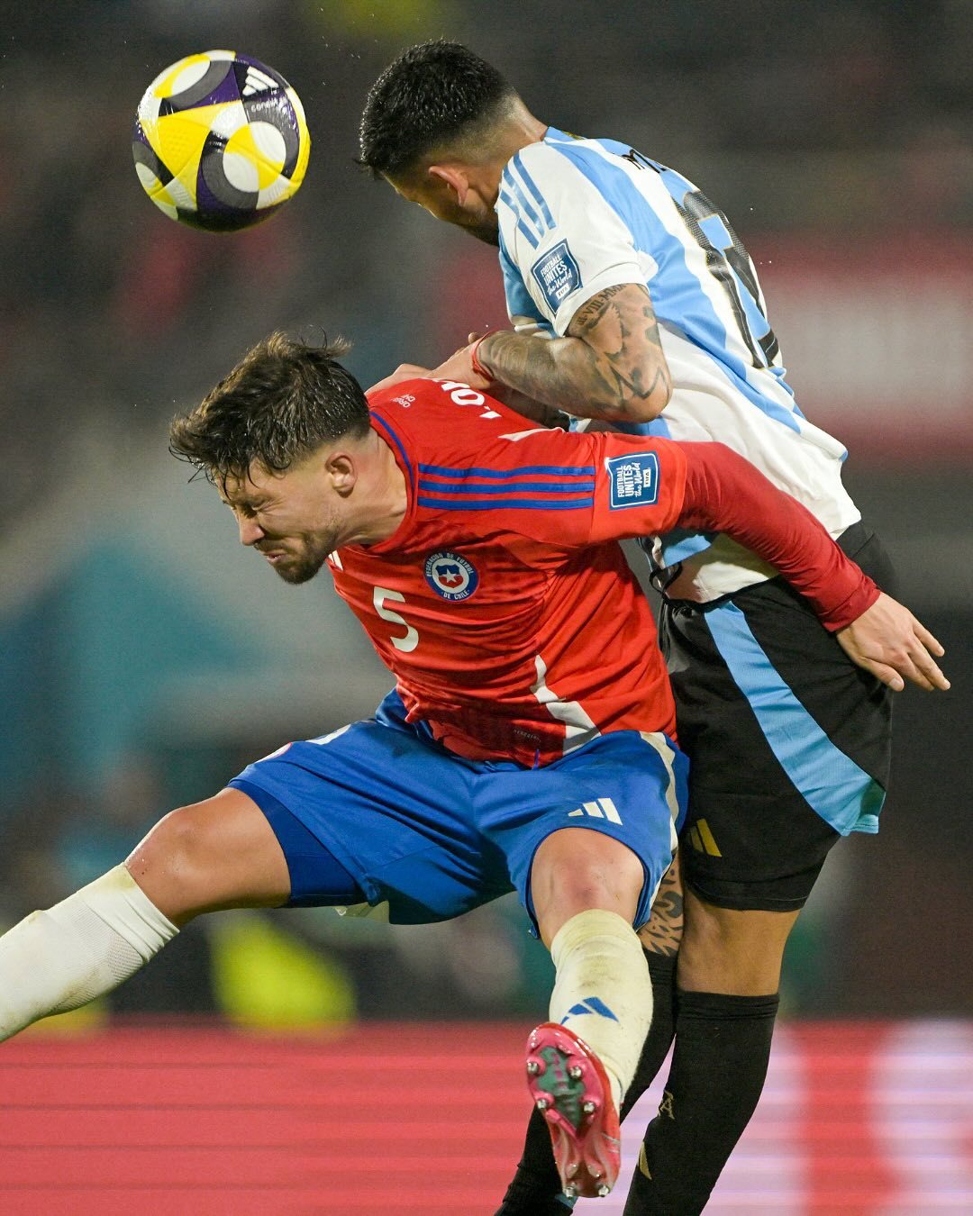 塞维利亚击败瓦伦西亚,追平领头羊 塞维利亚击败瓦伦西亚,追平领头羊