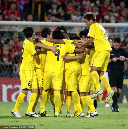 塞维利亚击败瓦伦西亚,追平领头羊 塞维利亚击败瓦伦西亚,追平领头羊