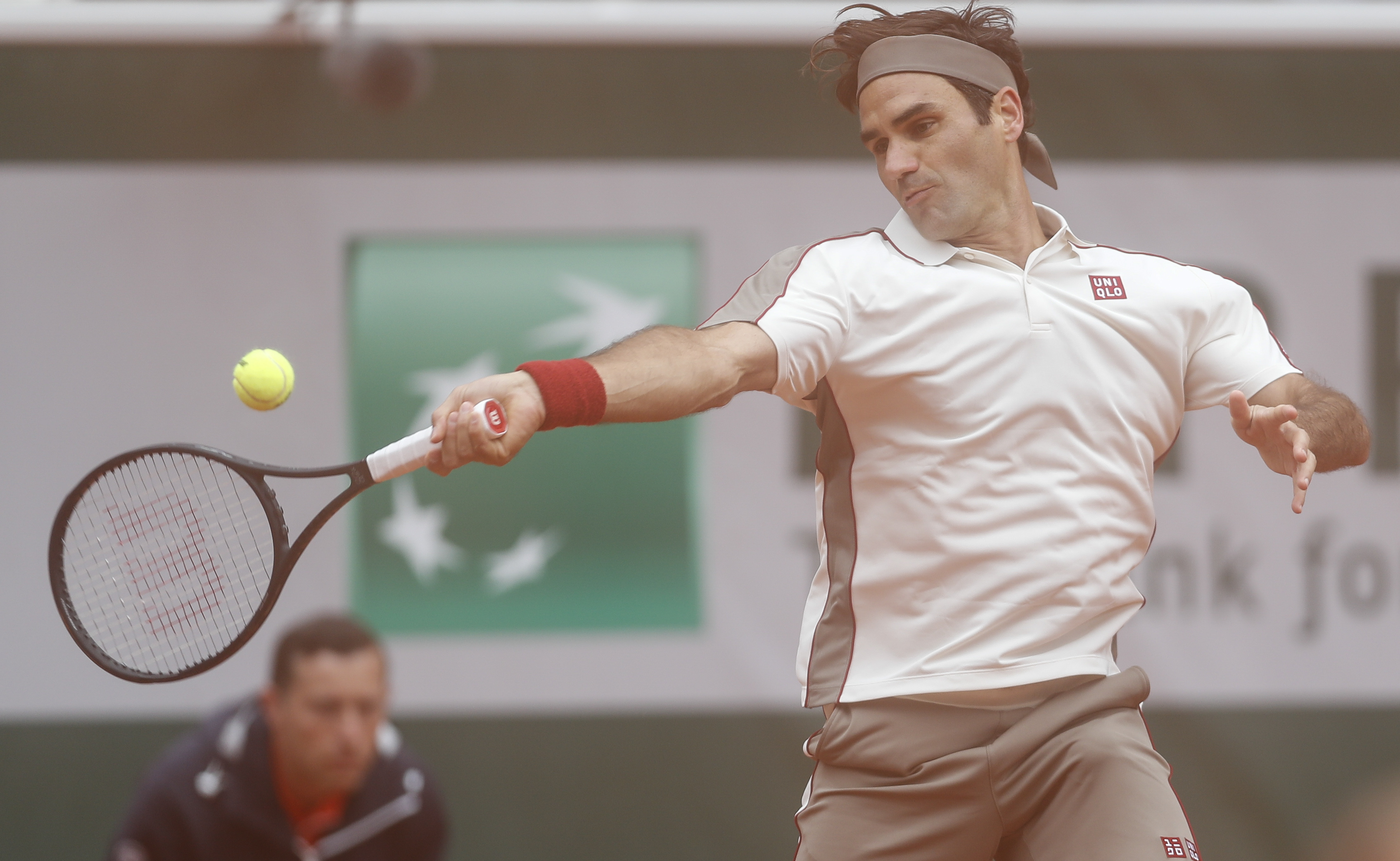 包含欧洲网球队险胜英国网球队，纳达尔统治全场的词条