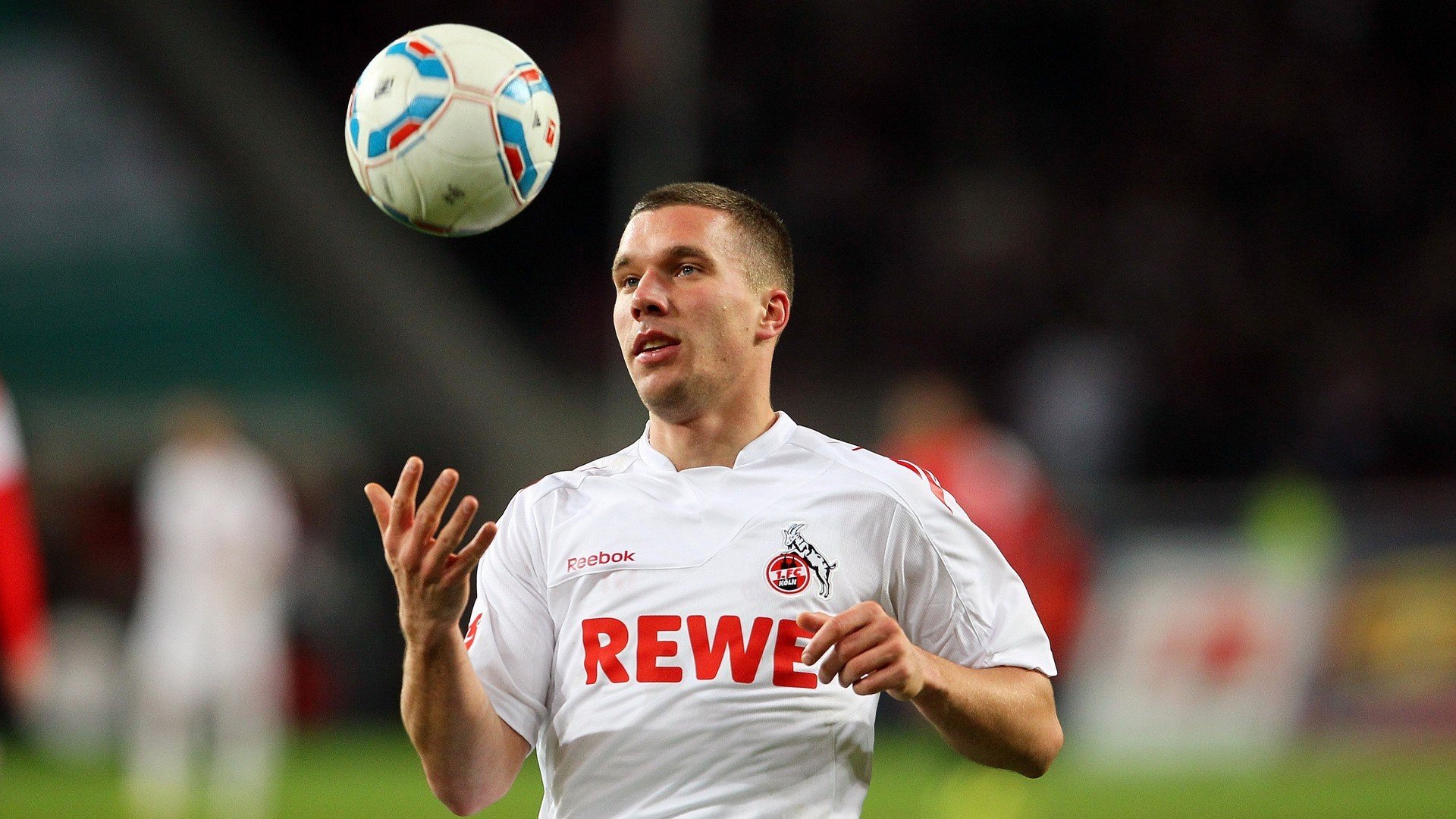 世界杯之夜，库尔图瓦关键战不手软，守护比利时晋级之路