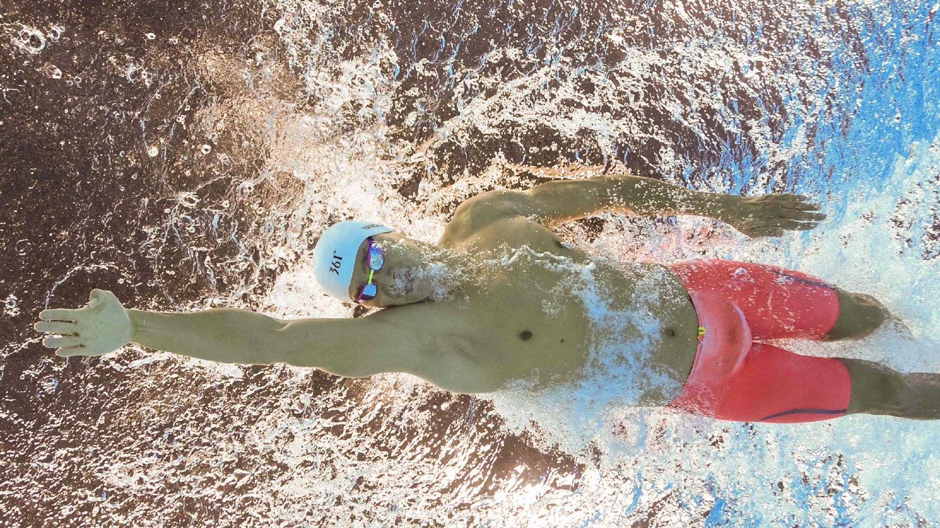 铁血马竞终结波兰铁锤神话，赖斯末节统治攻防定乾坤