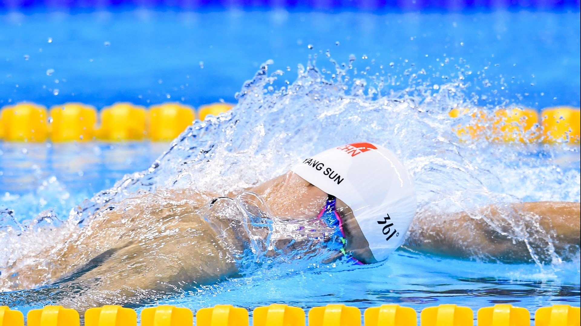 伦纳德,沉默的刀锋,切开休斯顿的喧嚣