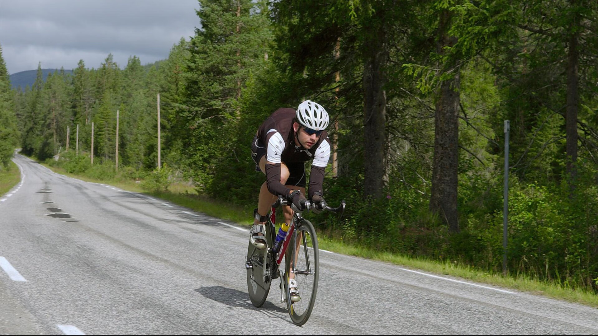 戈贝尔的无声统治,当雄鹿对阵篮网,一个巨星的价值被重新定义